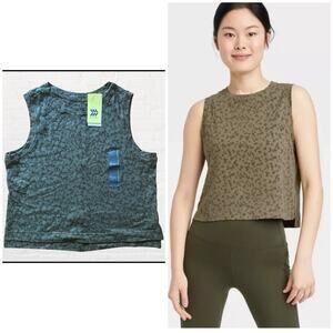 NEW All in Motion print army green workout crop muscle tshirt